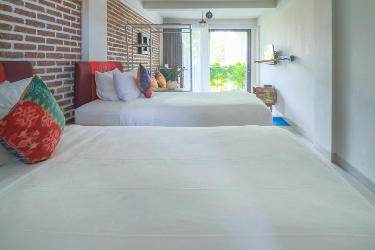Base Guest House Canggu Екстериор снимка