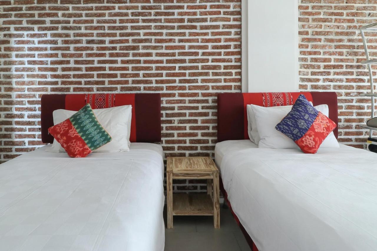 Base Guest House Canggu Екстериор снимка